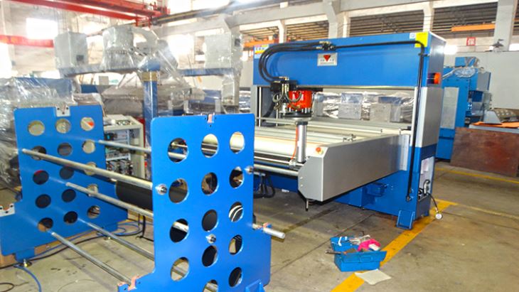 Fully Automatic Travelling Head Cutting Machine Fully Automatic Travelling Head Cutting Machine
